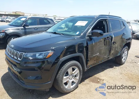 2022 Jeep Compass Latitude 4X4 z USA, uszkodzony, nr VIN 3C4NJDBB4NT216159